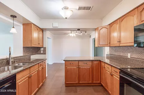 3843 N 50th St, Phoenix, AZ 85018 photo 11