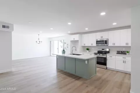 17607 N 102nd Dr, Sun City, AZ 85373