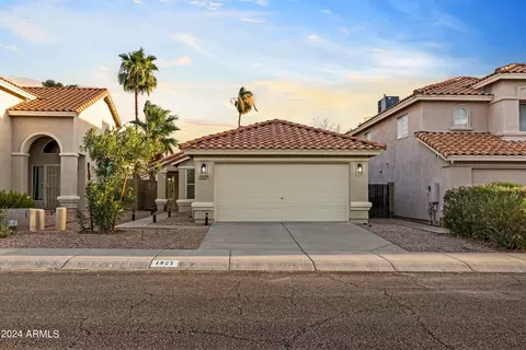1327 E Angela Dr, Phoenix, AZ 85022