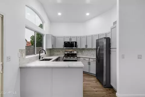 1327 E Angela Dr, Phoenix, AZ 85022 photo 9