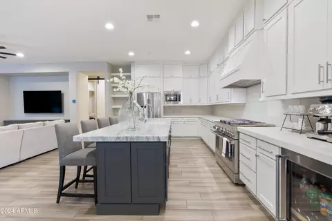 Kitchen - 2582 E Muirfield St, Gilbert, AZ 85298 photo 4 of 6