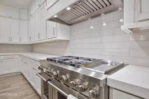 Kitchen - 2582 E Muirfield St, Gilbert, AZ 85298 photo 5 of 6