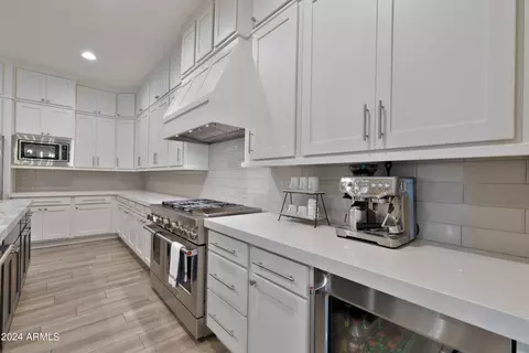 Kitchen - 2582 E Muirfield St, Gilbert, AZ 85298 photo 3 of 6