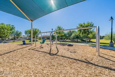 View/Area - 1069 E Periwinkle Way, Gilbert, AZ 85297 photo 18 of 22