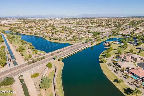 View/Area - 1069 E Periwinkle Way, Gilbert, AZ 85297 photo 15 of 22