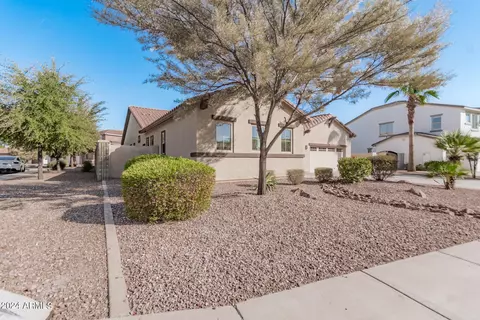 Exterior - 1069 E Periwinkle Way, Gilbert, AZ 85297 photo 3 of 21