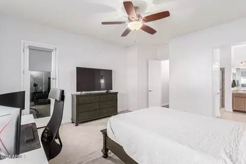 Bedroom - 1069 E Periwinkle Way, Gilbert, AZ 85297 photo 4 of 12