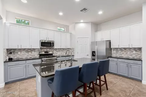 Kitchen - 1069 E Periwinkle Way, Gilbert, AZ 85297 photo 1 of 6