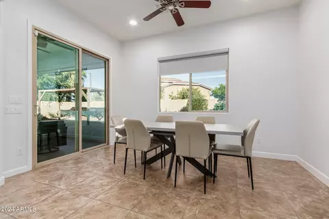 Dining - 1069 E Periwinkle Way, Gilbert, AZ 85297 photo 2 of 2