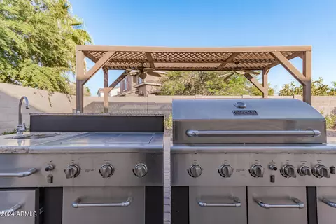 Exterior - 1069 E Periwinkle Way, Gilbert, AZ 85297 photo 10 of 21