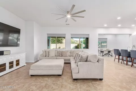 Other - 1069 E Periwinkle Way, Gilbert, AZ 85297 photo 3 of 30