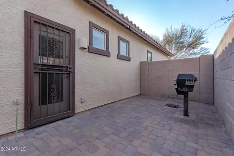 Exterior - 1069 E Periwinkle Way, Gilbert, AZ 85297 photo 13 of 21