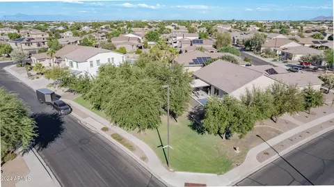 View/Area - 1069 E Periwinkle Way, Gilbert, AZ 85297 photo 4 of 22