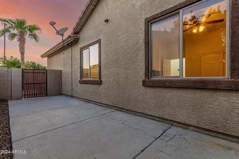 Exterior - 1069 E Periwinkle Way, Gilbert, AZ 85297 photo 17 of 21