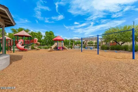 View/Area - 1069 E Periwinkle Way, Gilbert, AZ 85297 photo 19 of 22