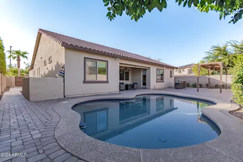 Exterior - 1069 E Periwinkle Way, Gilbert, AZ 85297 photo 6 of 21