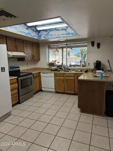 4217 E Desert View Dr, Phoenix, AZ 85044 photo 3