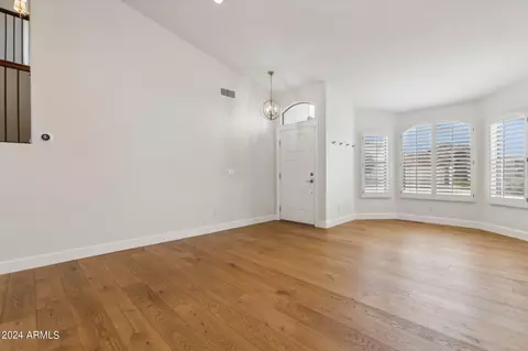 3824 E Irma Ln, Phoenix, AZ 85050 photo 7