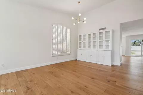 3824 E Irma Ln, Phoenix, AZ 85050 photo 9