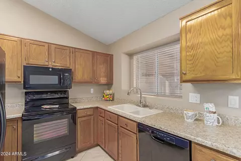 3514 E Tonto Ln, Phoenix, AZ 85050 photo 12