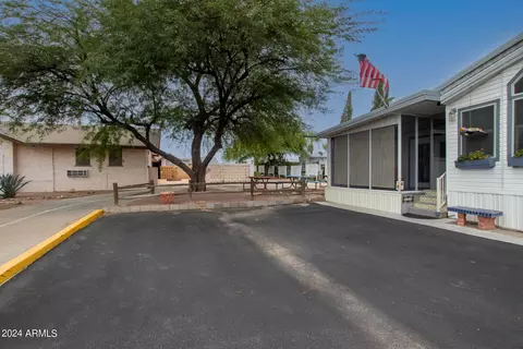 327 E Cholla Ln, Florence, AZ 85132 photo 2