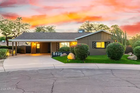 8526 E Whitton Ave, Scottsdale, AZ 85251