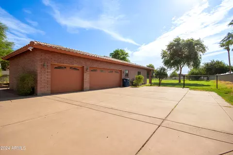 826 S 131st St, Gilbert, AZ 85233 photo 5