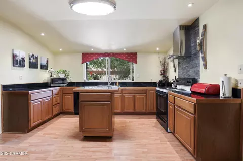 Kitchen - 326 S River Rd, Payson, AZ 85541 photo 2 of 3