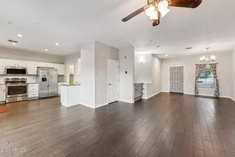 1850 E Anderson Dr, Phoenix, AZ 85022 photo 4