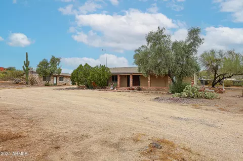 48040 N 15th Ave, New River, AZ 85087