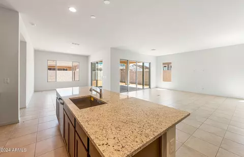Living - 848 W Flatiron Trl, Apache Junction, AZ 85120 photo 1 of 6