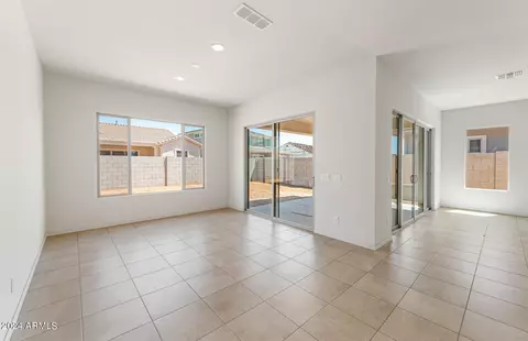 Living - 848 W Flatiron Trl, Apache Junction, AZ 85120 photo 2 of 6