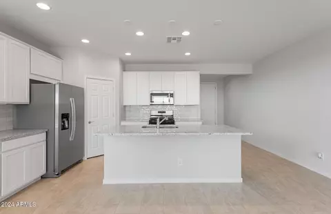 1523 W Saddle Run, Apache Junction, AZ 85120 photo 4