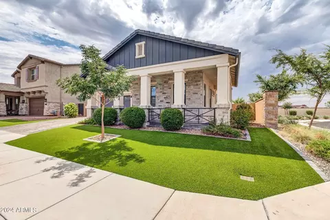 2207 E Canary Dr, Gilbert, AZ 85297 photo 2