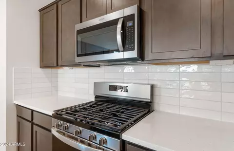 Kitchen - 9935 S Centennial Rd, Apache Junction, AZ 85120 photo 3 of 5