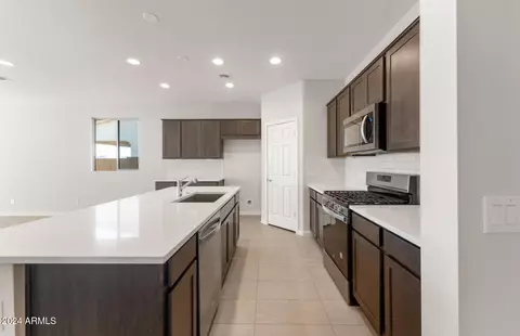 Kitchen - 9935 S Centennial Rd, Apache Junction, AZ 85120 photo 2 of 5