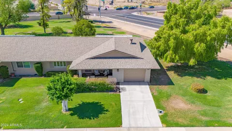 11045 W Tonada Dr, Sun City, AZ 85351