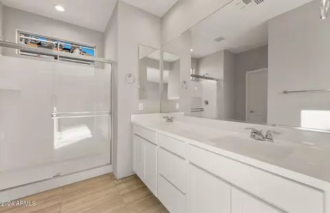 Bath - 1445 W Saddle Run, Apache Junction, AZ 85120 photo 1 of 3