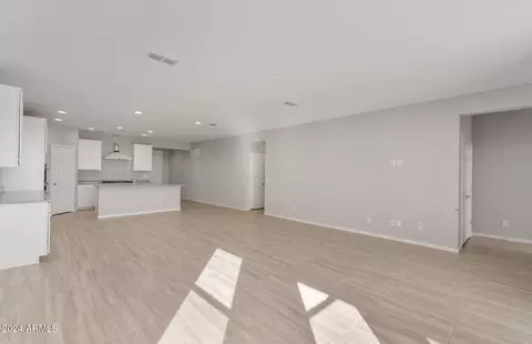 Living - 1445 W Saddle Run, Apache Junction, AZ 85120 photo 3 of 3