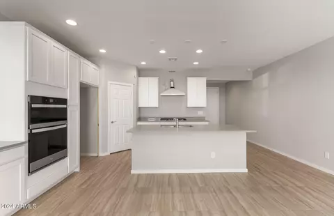 Kitchen - 1445 W Saddle Run, Apache Junction, AZ 85120 photo 2 of 2