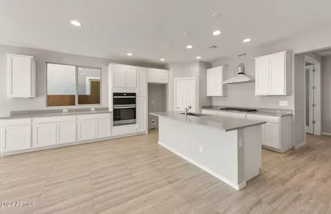 Kitchen - 1445 W Saddle Run, Apache Junction, AZ 85120 photo 1 of 2