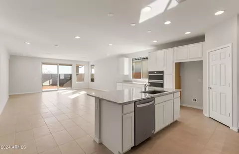 1499 W Saddle Run, Apache Junction, AZ 85120 photo 4