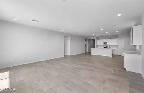 Living - 1473 W Saddle Run, Apache Junction, AZ 85120 photo 3 of 3