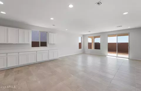 Living - 1473 W Saddle Run, Apache Junction, AZ 85120 photo 1 of 3