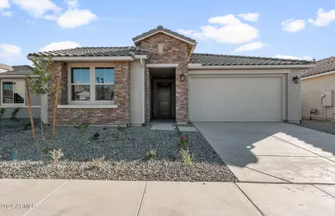 1521 W Saddle Run, Apache Junction, AZ 85120