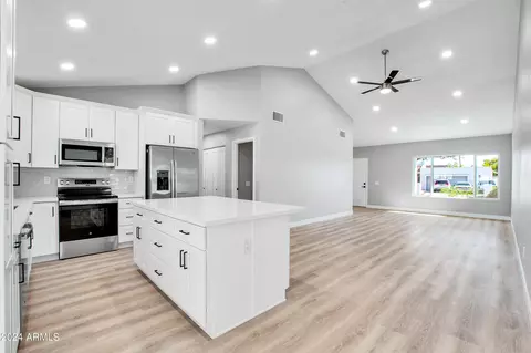 4544 E Sunrise Dr, Phoenix, AZ 85044 photo 9