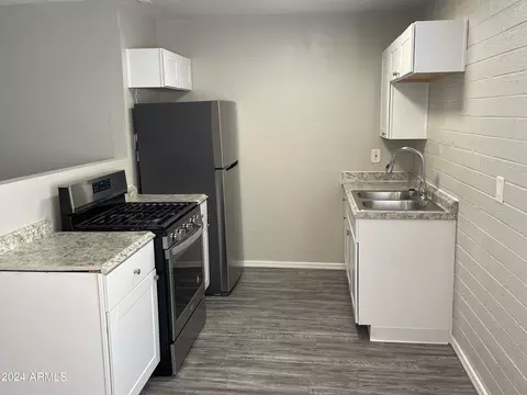 730 E Siesta Dr, Phoenix, AZ 85042 photo 9