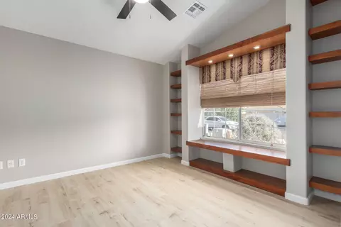 812 W Cooley Dr, Gilbert, AZ 85233 photo 4