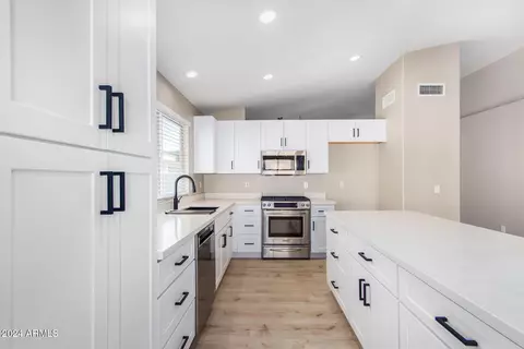 812 W Cooley Dr, Gilbert, AZ 85233 photo 8