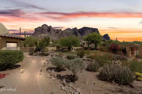 5874 E Reavis St, Apache Junction, AZ 85119